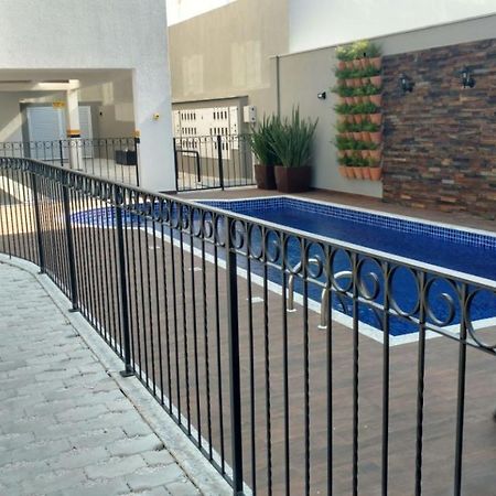 Var-101A Dpto Amplio En Condominio Cerrado Con Piscina Bombinhas Zewnętrze zdjęcie