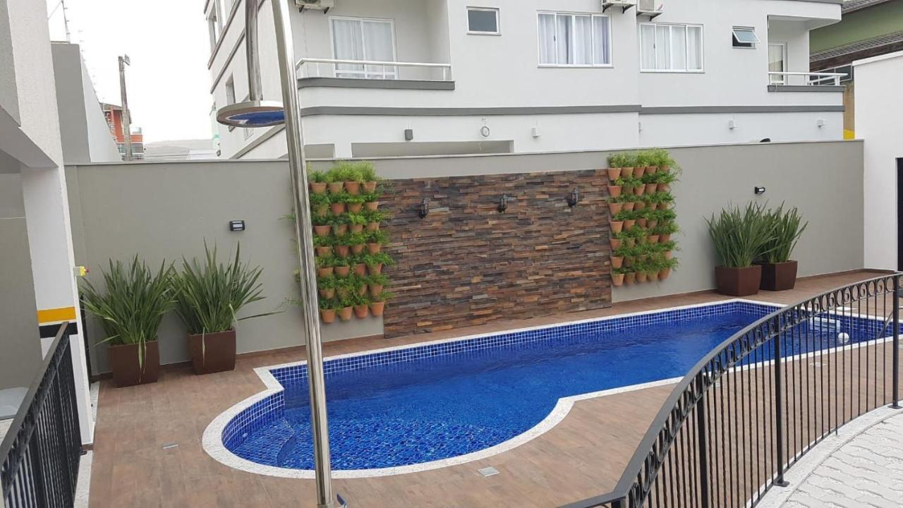 Var-101A Dpto Amplio En Condominio Cerrado Con Piscina Bombinhas Zewnętrze zdjęcie